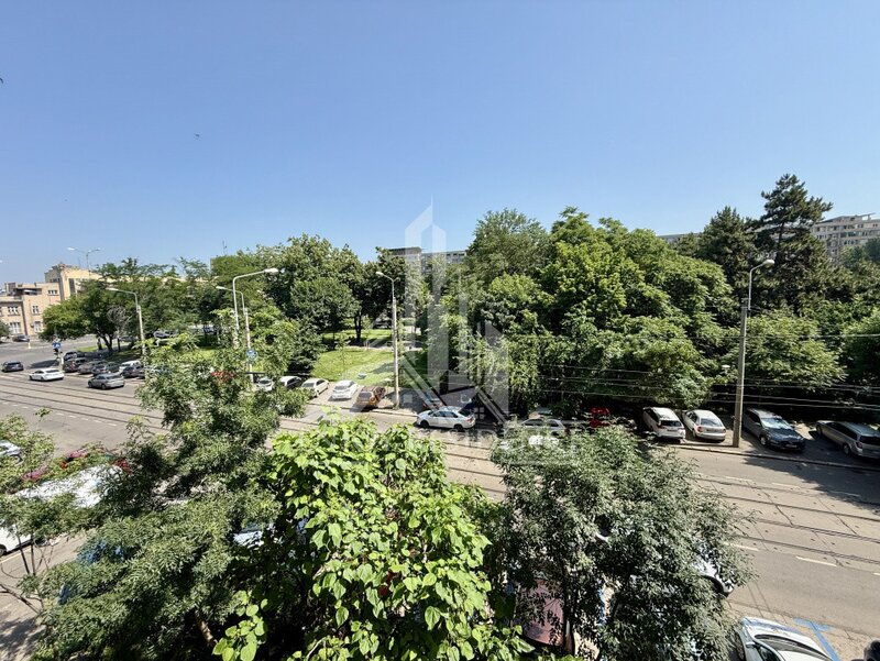 Gara de Nord, super pozitie! 2 camere centrala individuala, etaj 2