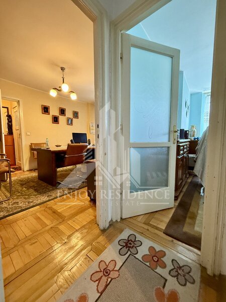 Gara de Nord, super pozitie! 2 camere centrala individuala, etaj 2