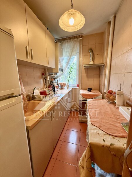 Gara de Nord, super pozitie! 2 camere centrala individuala, etaj 2